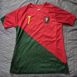 Portugal Soccer Fan Jersey Red & Green #7 Men’s Medium