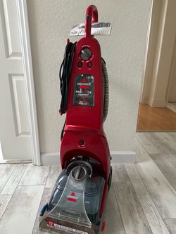 Bissell ProHeat 2X CleanShot Carpet Cleaner. Color Red.