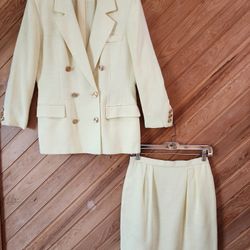 YELLOW BRASS-BUTTON SUIT