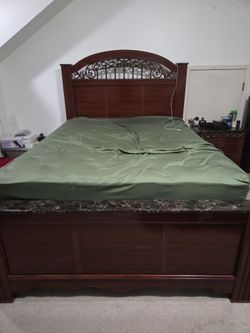 Queen Bed set