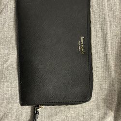 Black Kate Spade Wristlet 