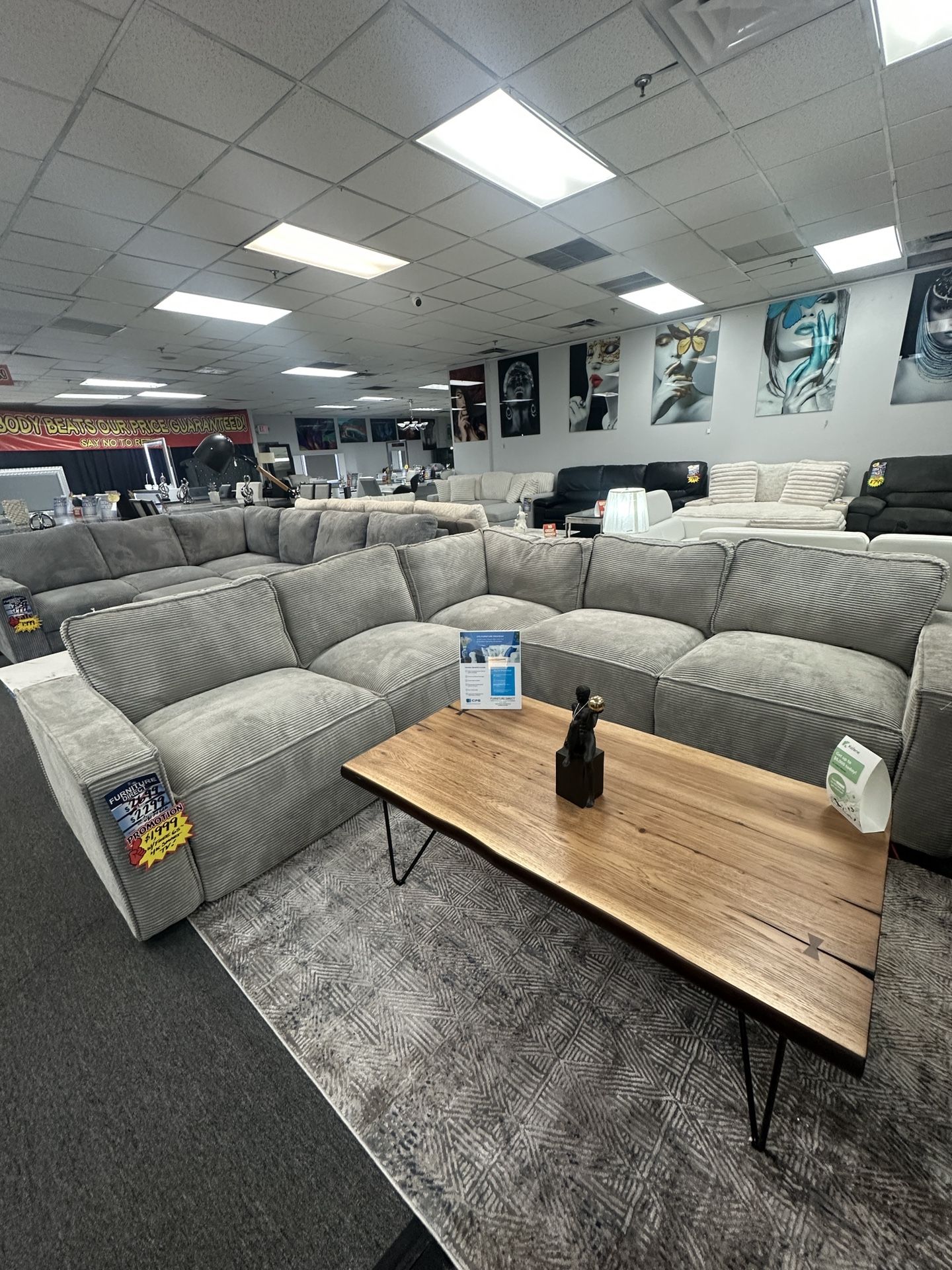 ๐Liquidation Sale ๐Huge Sectional Sleeper ๐๏ธLiving Room Furniture