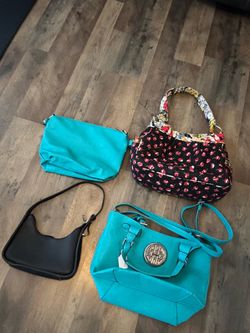 Bundle of 4 purses