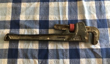 Husky 16” Pipe Wrench