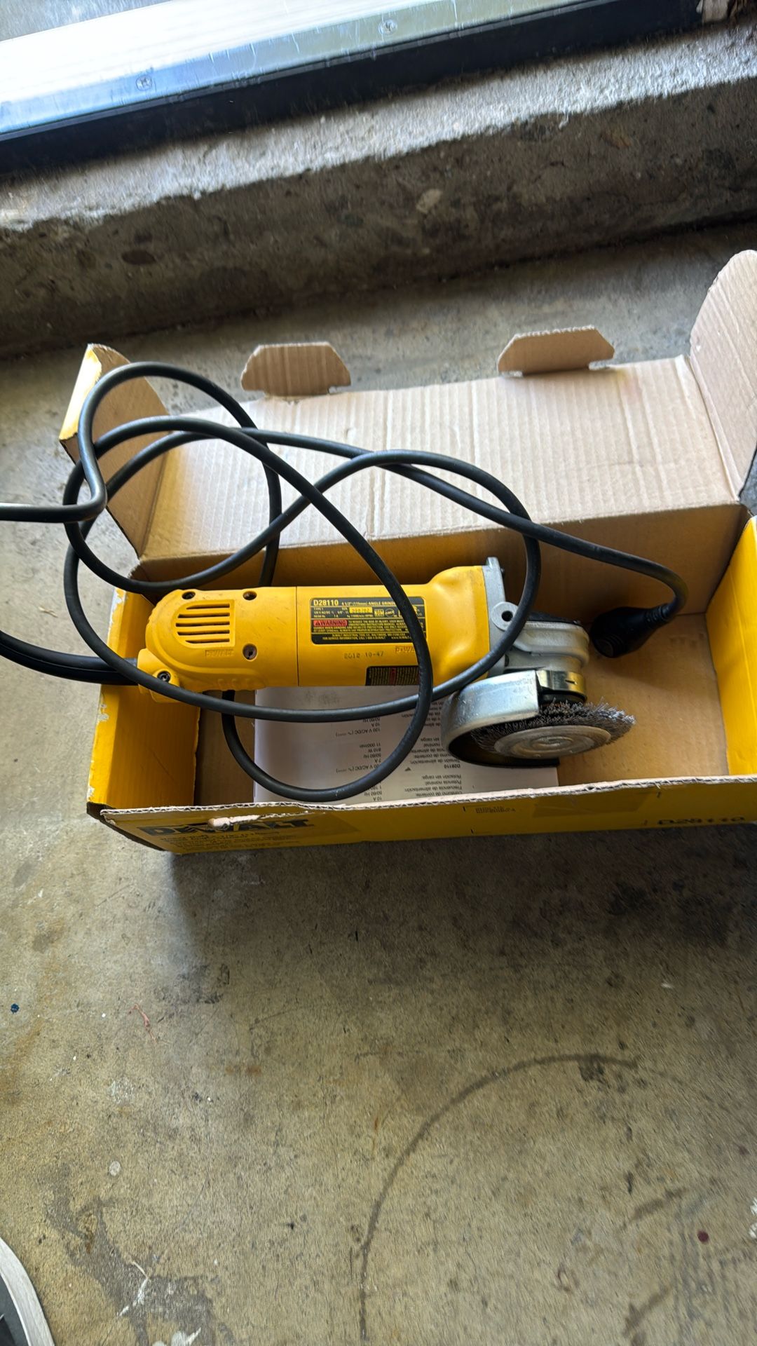Dewalt D28110 1/2” angle grinder, good condition