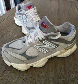 New Balance 9060
Boys' Grade School
 Shoes size 6.5