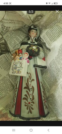AVON**THE 1999 Mrs. P.F.E. ALBEE Award**Porcelain Figurine*FULL SIZE