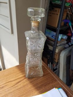 Collectible Glass Liquor Decanter , Whiskey (empty)