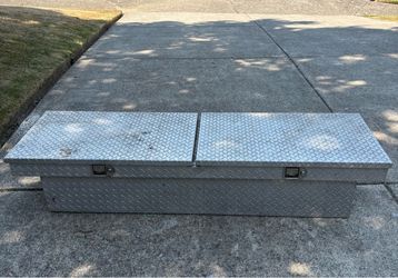 Diamond Plate Truck Tool Box