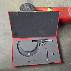 Unused 4-5 Snap On Digital MICROMETER