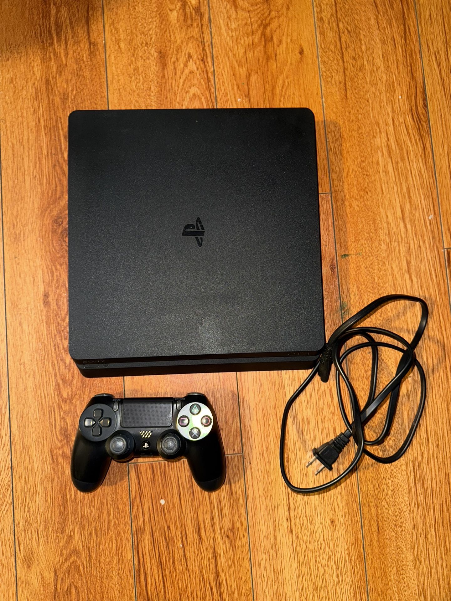 PS4 w/ Controller
