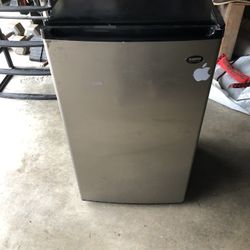 Mini Fridge 