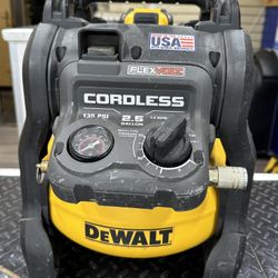 Dewalt Cordless Air Compressor W/20V/60V Max Battery 