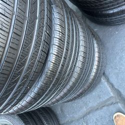 Tengo un Set de llantas en muy buenas condiciones, marca Pirelli cinturato p7 runflat 245 50 R19 instalación y balanceo por el mismo precio 