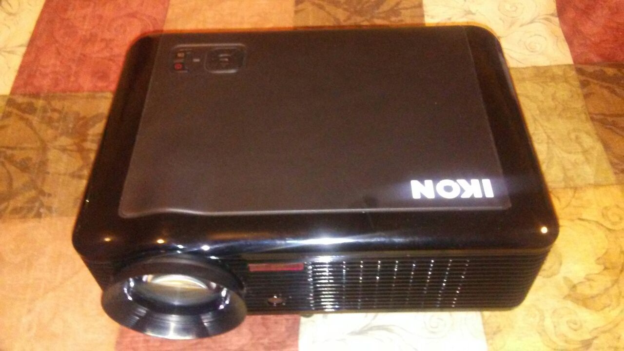 IKON ik400 LED Projector 4K HDMI 3D with FREE 72" Screen for Sale in