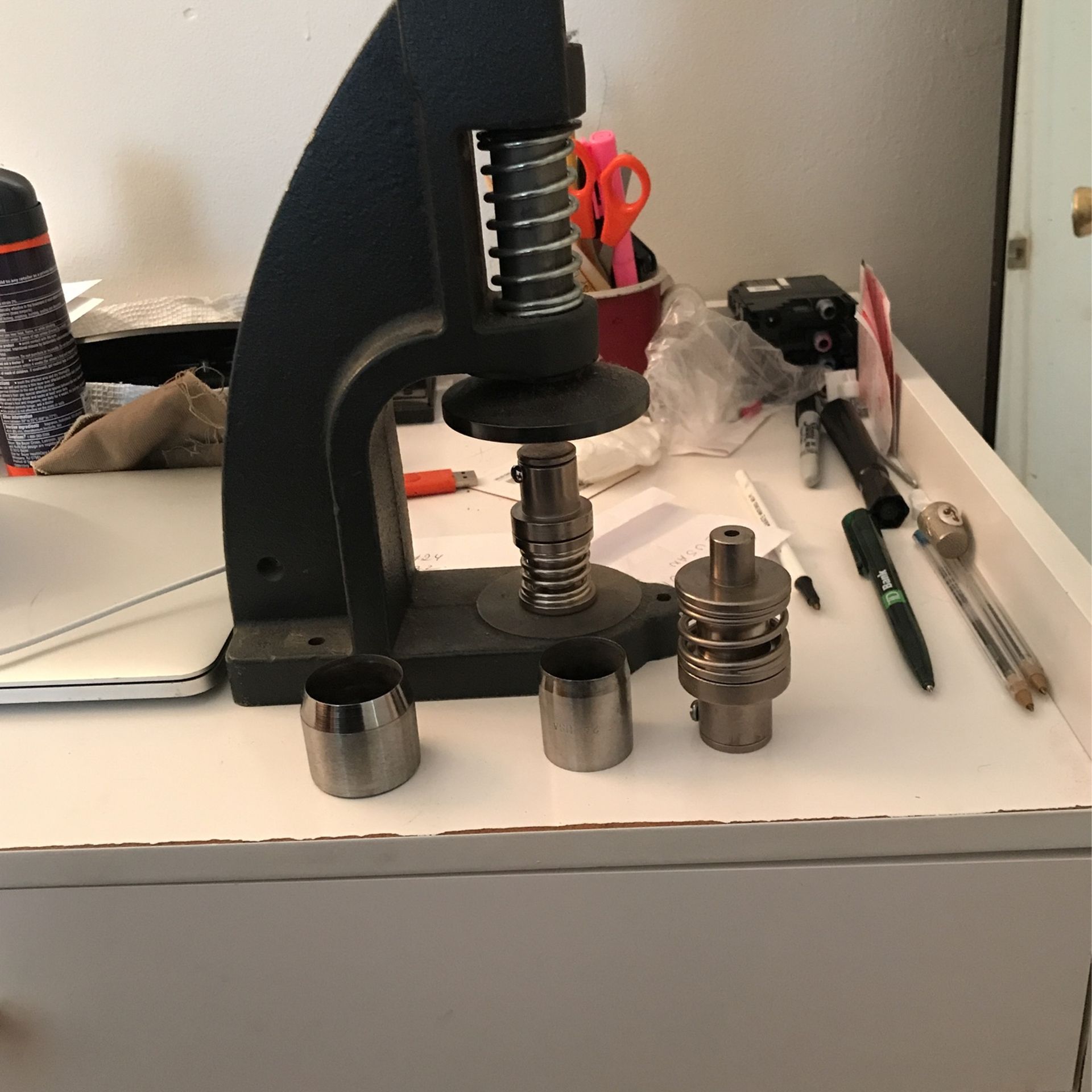 CS OSBORN UPHOLSTERY BUTTON MACHINE WITH TWO DIES