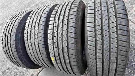 225 65 17 Michelin tires Con 80% de Vida Las 4