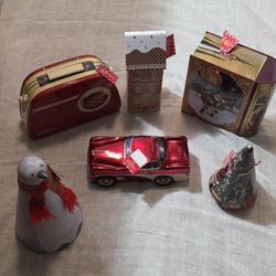 Tin cookie jars with cookies new