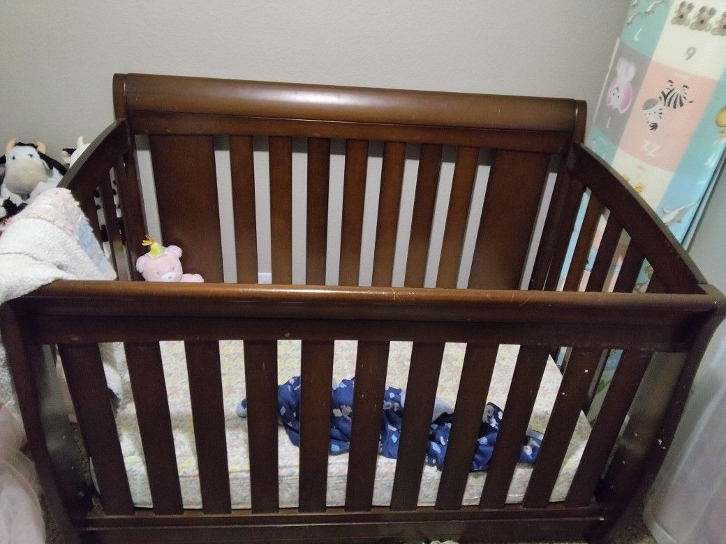 Crib With Changing Table 