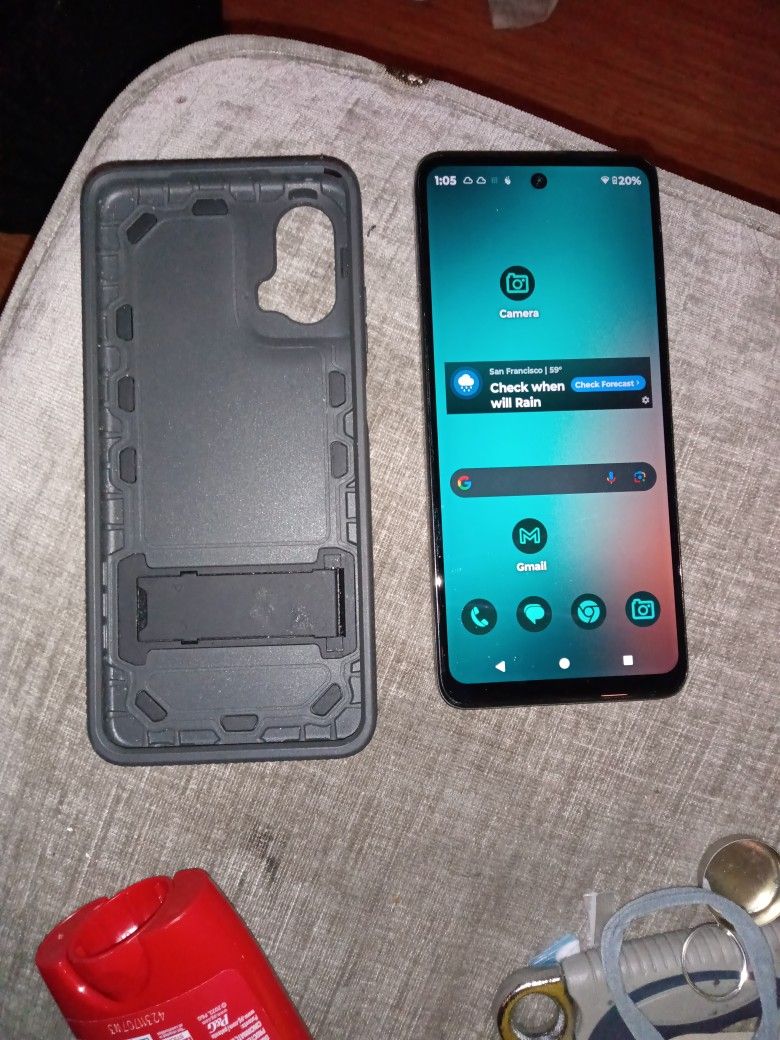 Motorola 2024 Green W/ Case & Type C To Type C C harger