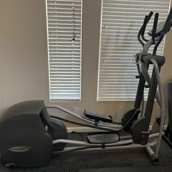 Elliptical Machine - SportsArt 