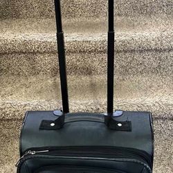 U.S. Traveler Luggage with Spinner wheels 23x13x8 , carry on 23-inch