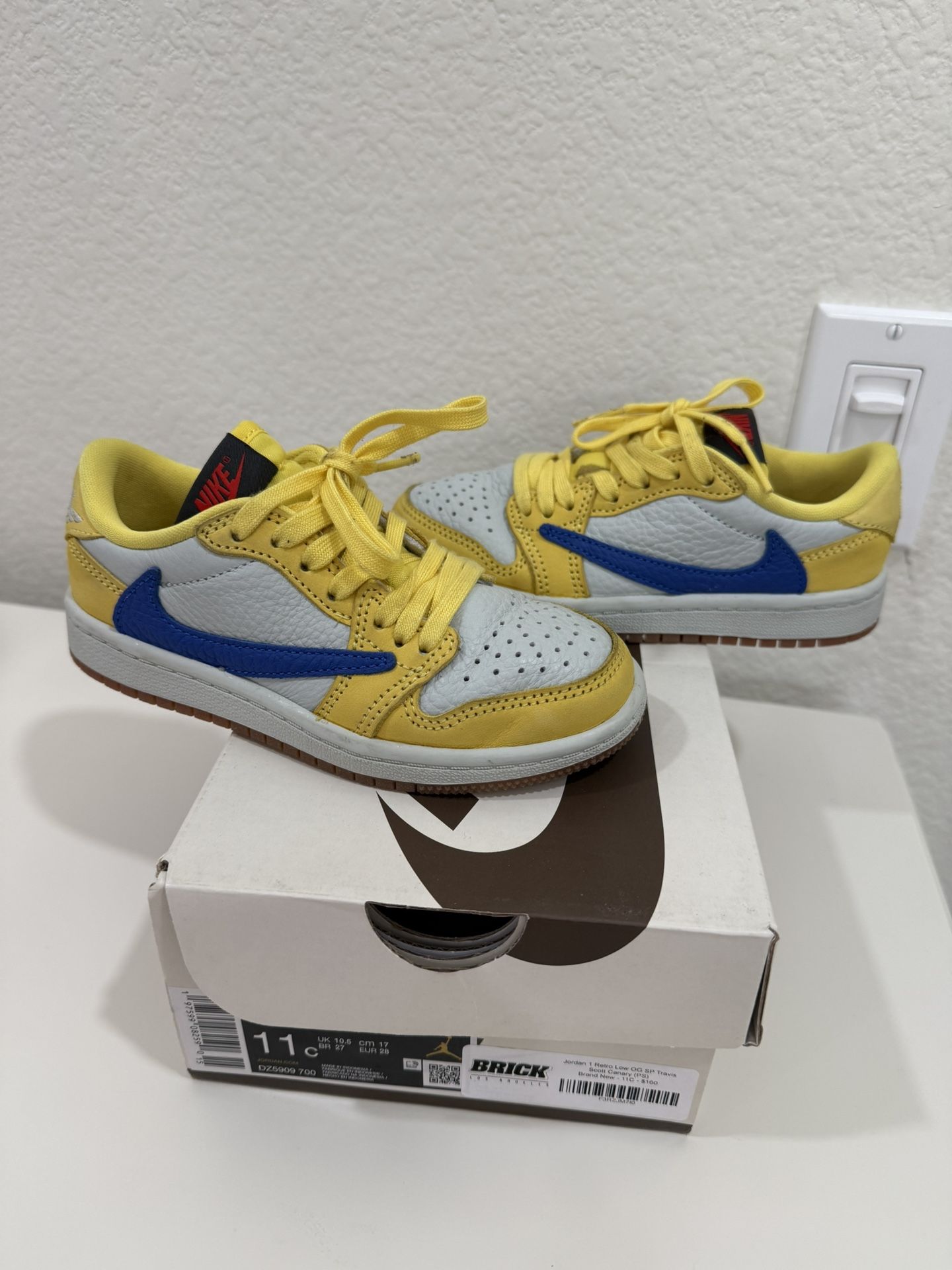 Travis Scott Jordan 1 Low Kids 11