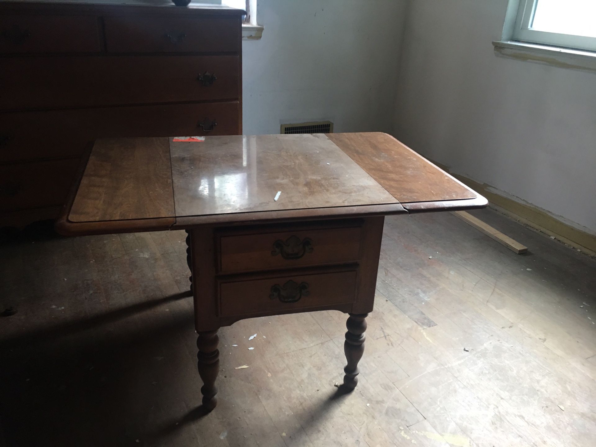 Antic two wings table with drawers on both side