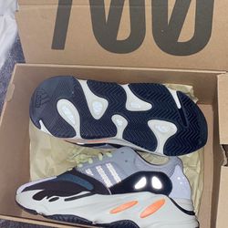 Yeezy Boost 700 Wave runner