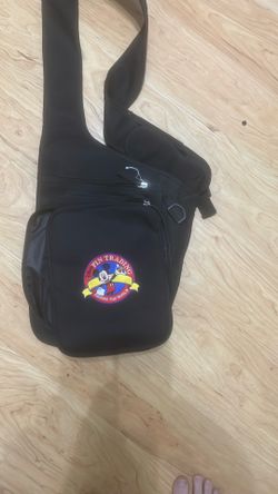 Disney Trading around the world over the Shoulder pin bag
