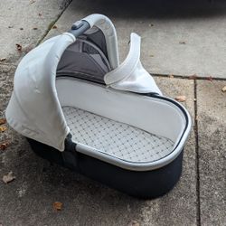 Uppa Baby Bassinet