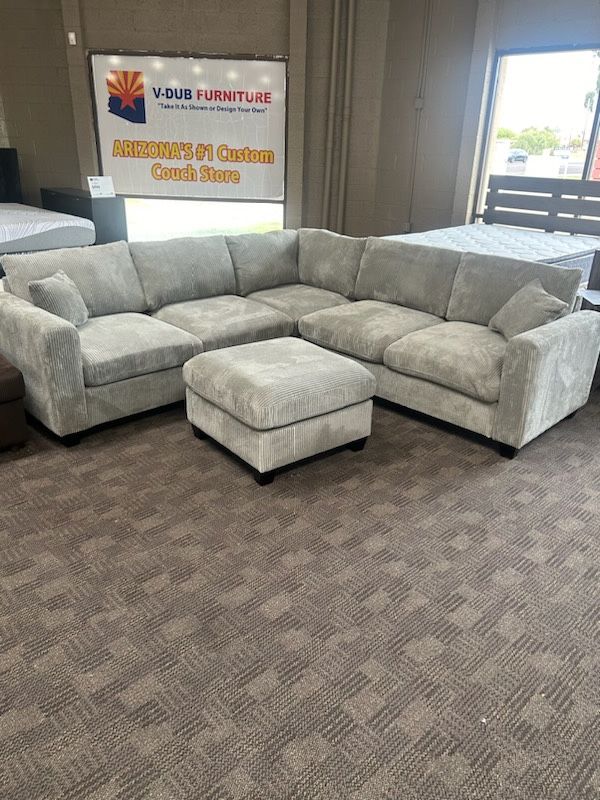 Grey comfy sectional w/ ottoman