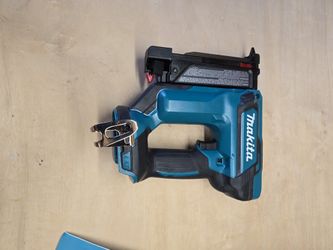 Makita 18V LXT  Pin Nailer 23 Gauge