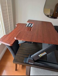 Adjustable Standing Desk Riser – Like New, Very Lightly Used