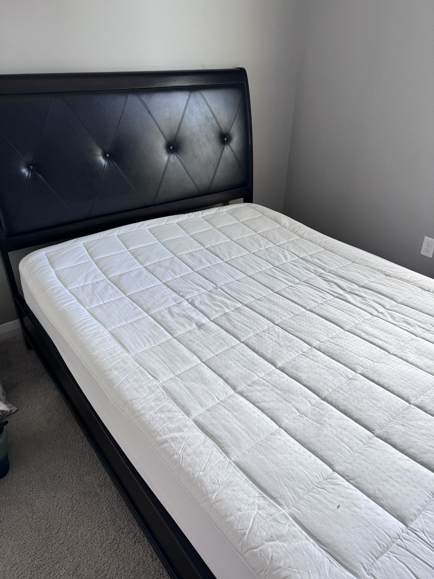 Queen bed frame & Queen matress