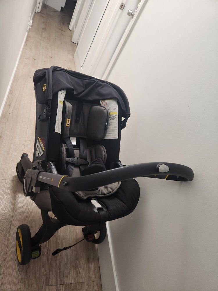 *pending Pick Up* Doona Infant Car Seat Nitro Black