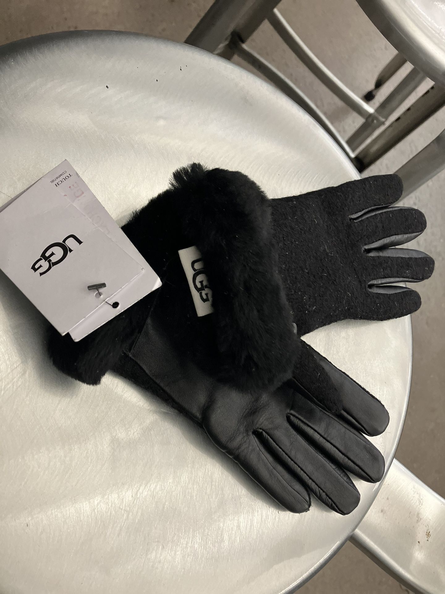 UGG gloves