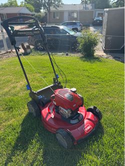 Toro Recycler 21462 22 in. 163 cc Gas Self-Propelled Lawn Mower