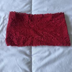 Scarlet Lace Bandeau Top – Elegant & Eye-Catching Design (S)