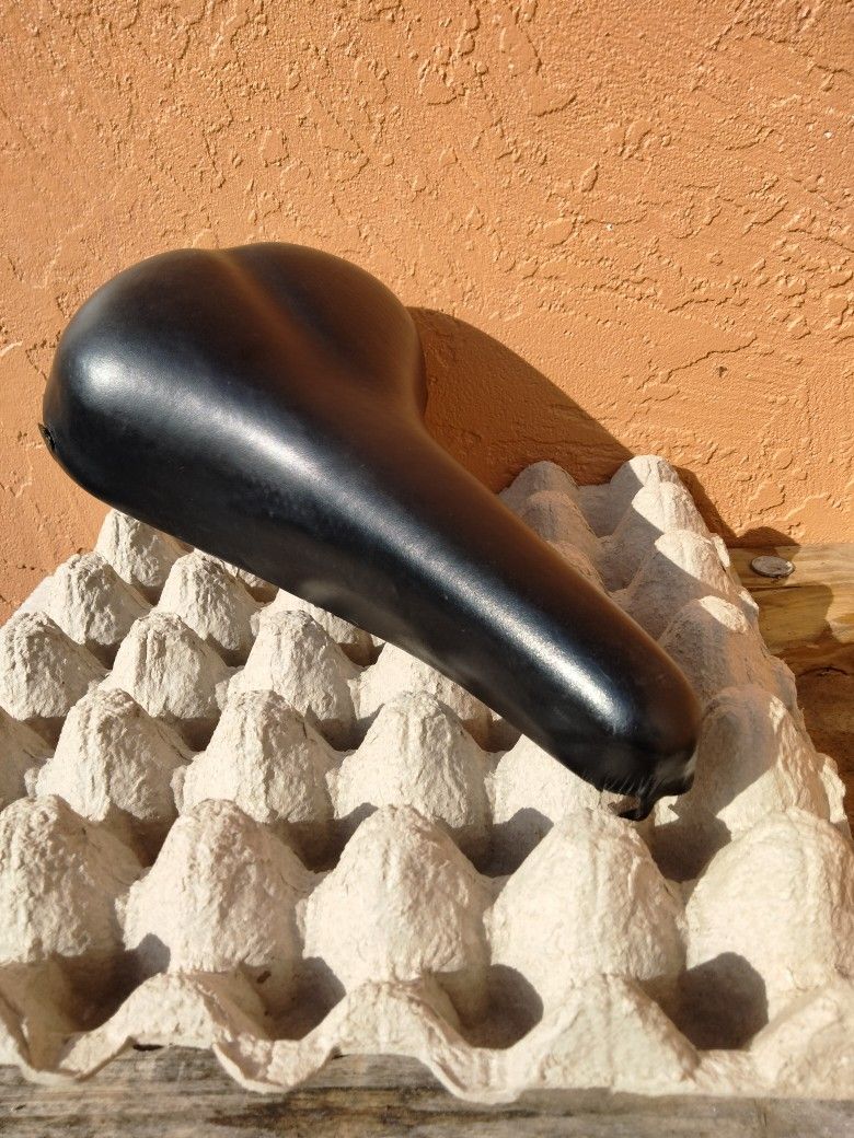 vintage Schwinn road bike seat, 1981