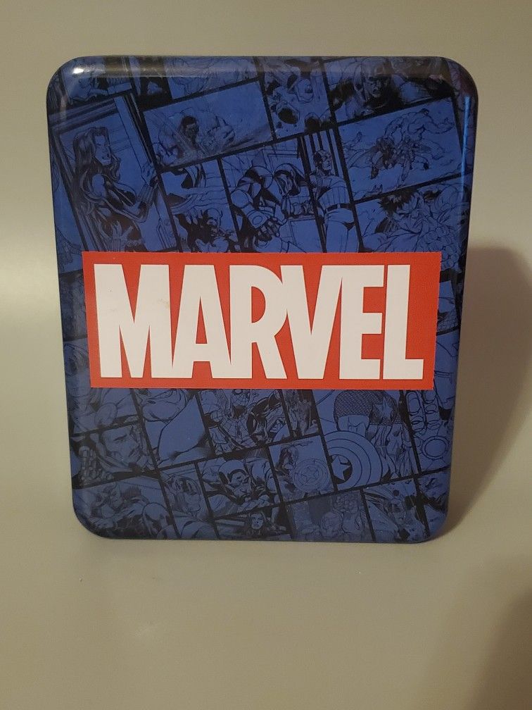 Marvel Comics Captain America Bifold Wallet In Collectible Metal Tin 