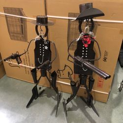 2-Handcrafted, Metal cowboy statue 👍