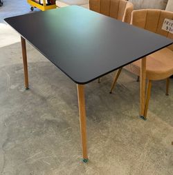 Mid Century modern rectangular dining table. FR1858