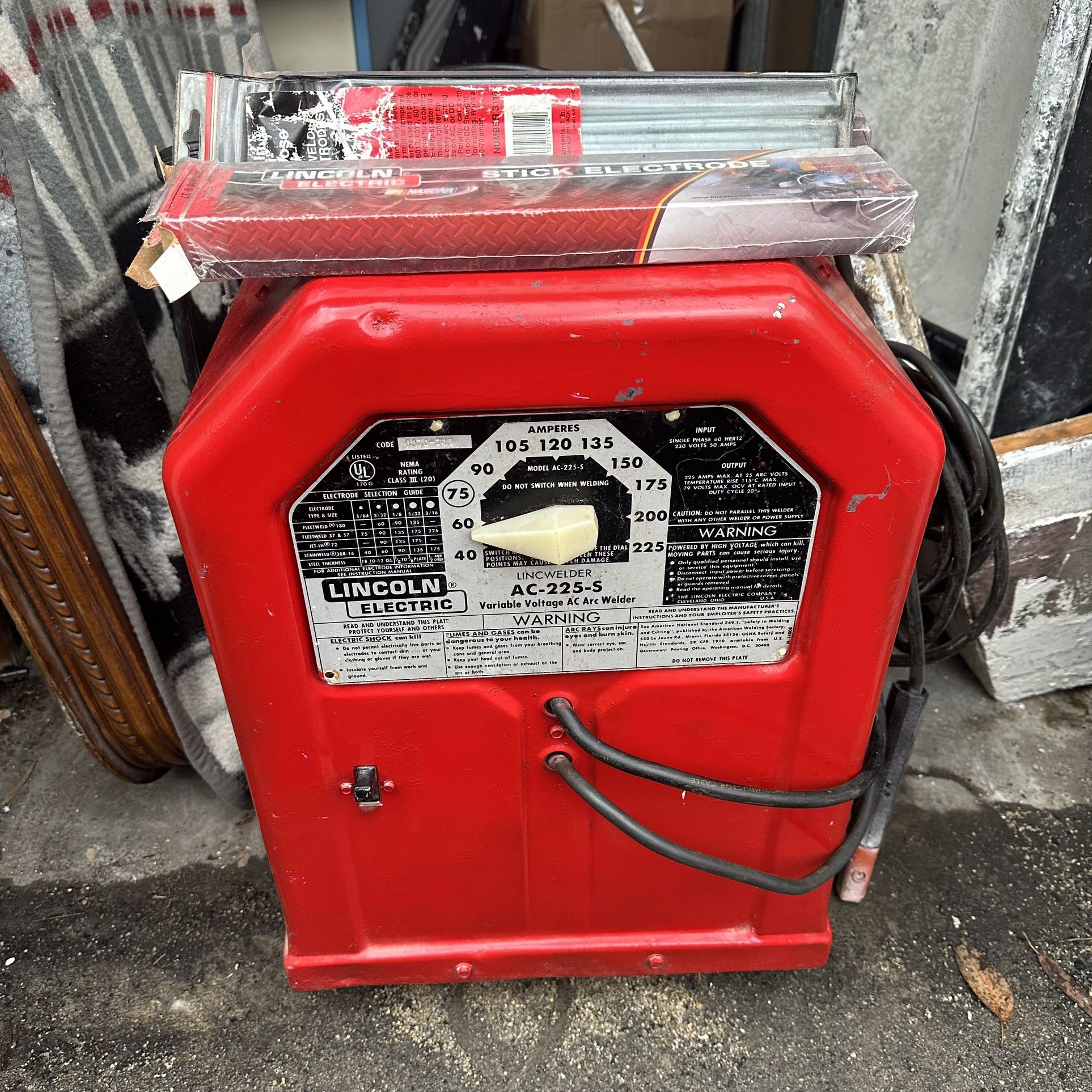 Lincoln (ARC) Welder AC225 S 3 Box’s Of Sticks Included