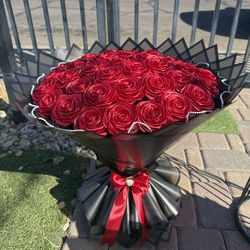 Ramos de rosas  de liston hechas a mano