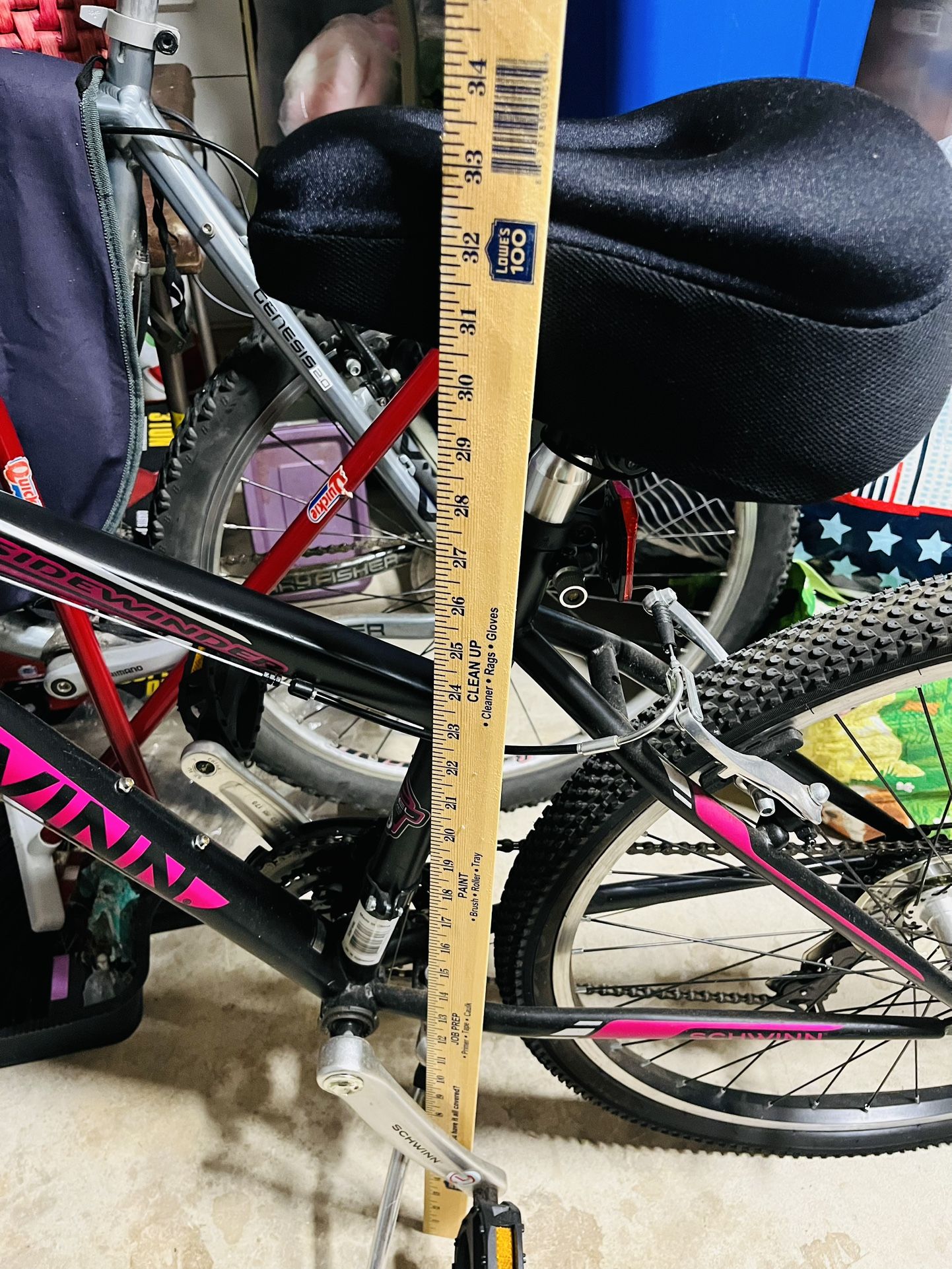 Schwinn 26" wheel, Sidewinder Women's Mountain Bike, Steel Frame, Gel Seat cushion included. Matte Black/Pink Like New! Suntour Suspension Fork.