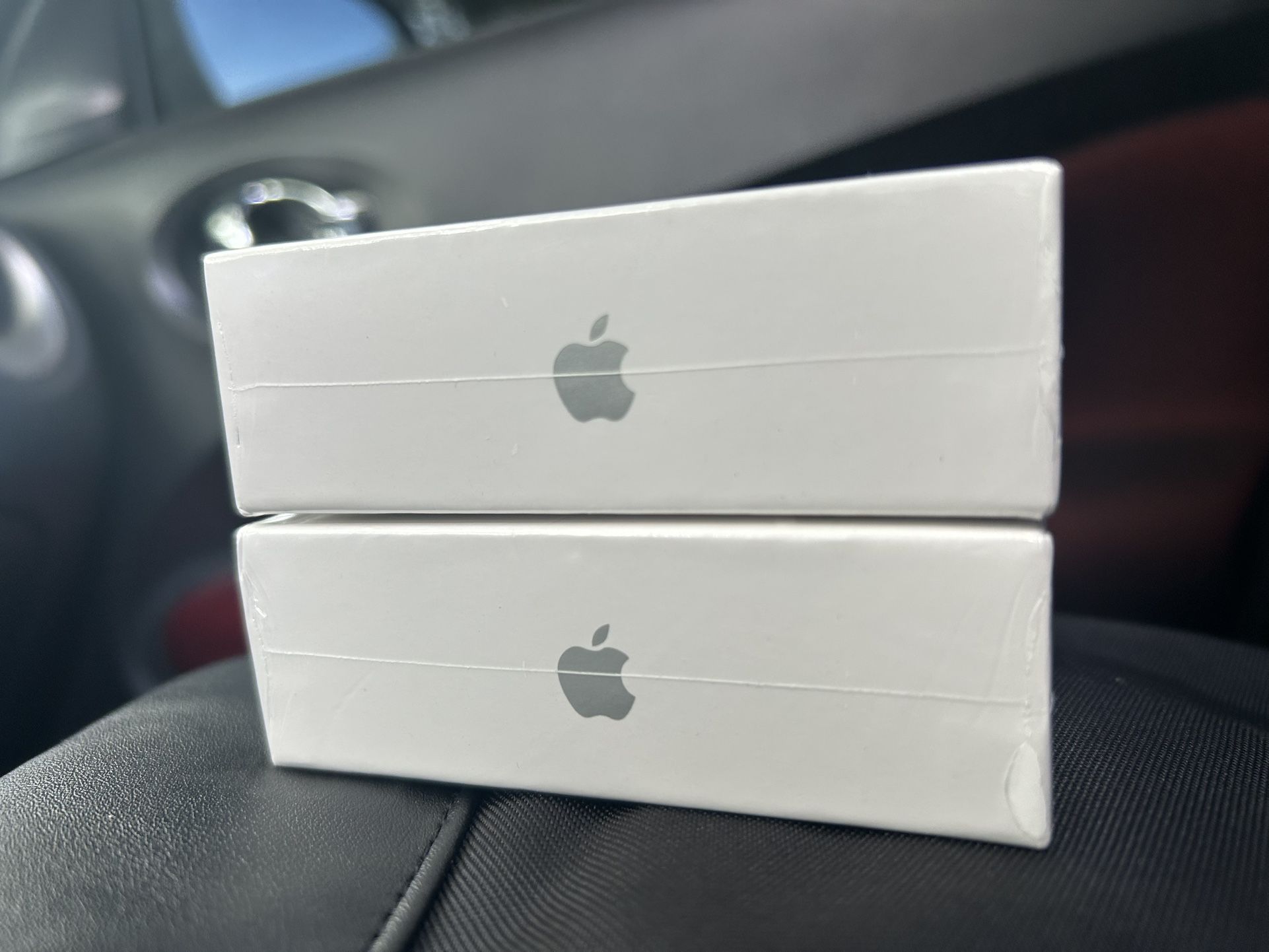 White Bluetooth 2nd Generation Airpods With MagSafe Case