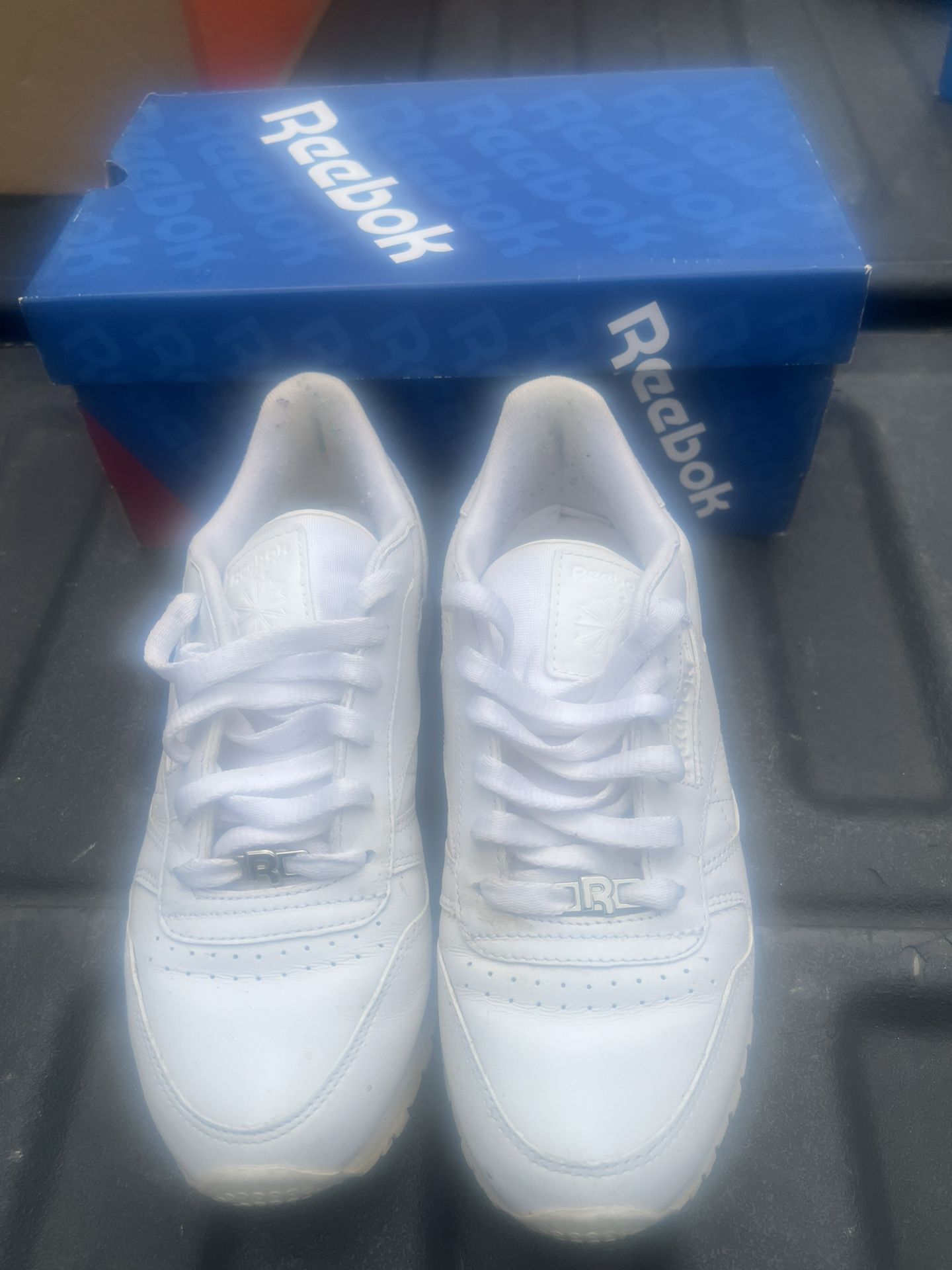 Woman’s Leather White Reebok Athletic Shoes Size 7.5