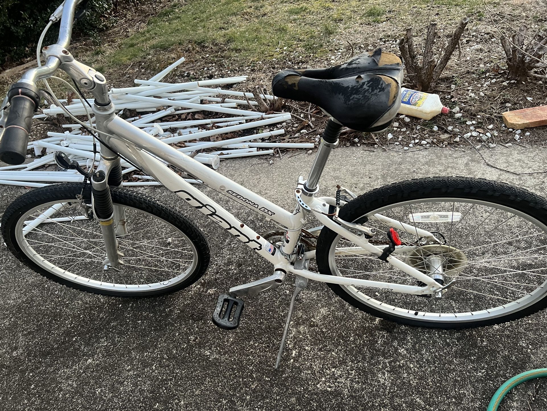 Giant Sedona DX low-step comfort Hybrid bike bicycle 19” frame, 24spd With 3 Bike Carrier Bike Rack