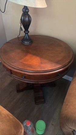 FREE SIDE TABLE